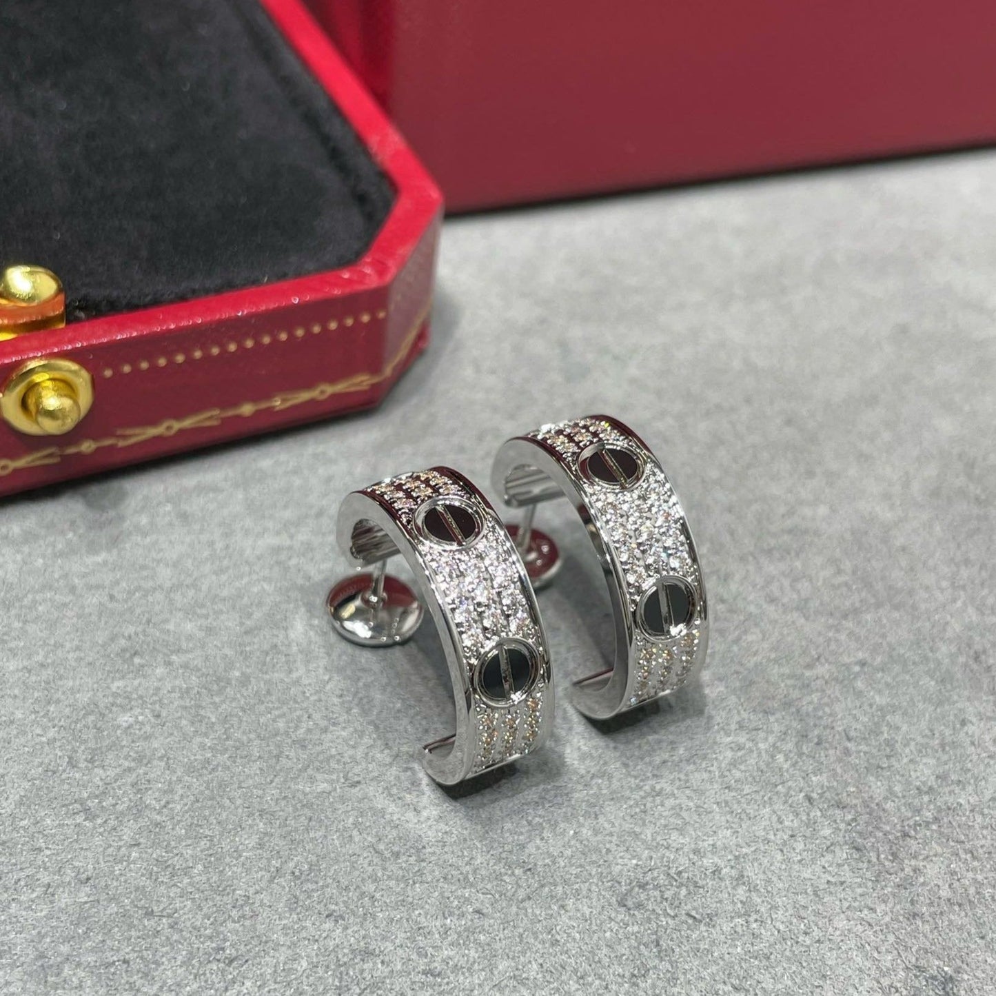 [Stars Jewelry]LOVE CERAMIC DIAMOND PAVED SILVER EARRINGS
