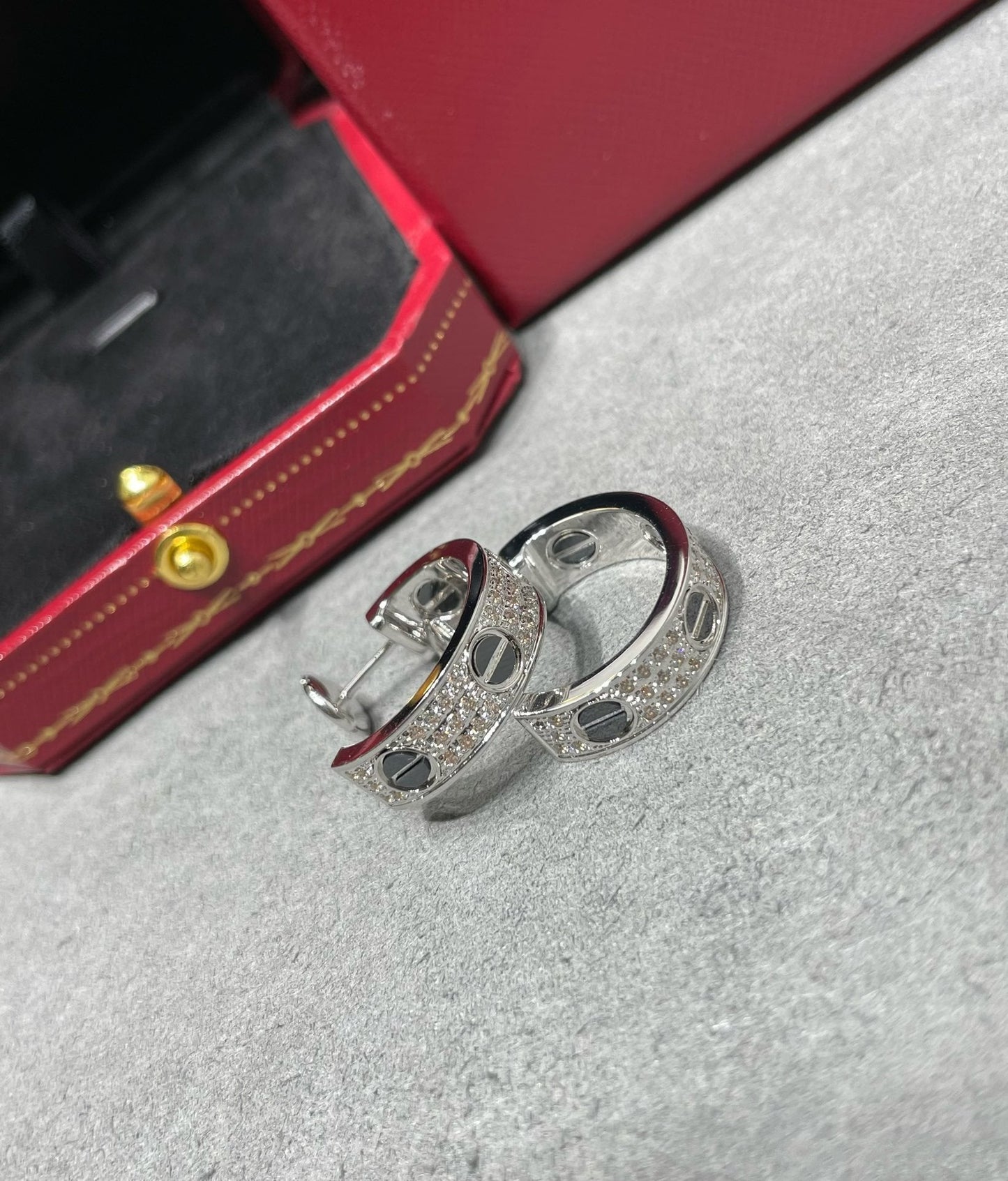 [Stars Jewelry]LOVE CERAMIC DIAMOND PAVED SILVER EARRINGS