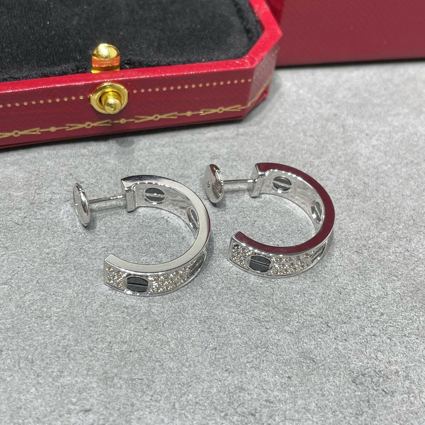 [Stars Jewelry]LOVE CERAMIC DIAMOND PAVED SILVER EARRINGS