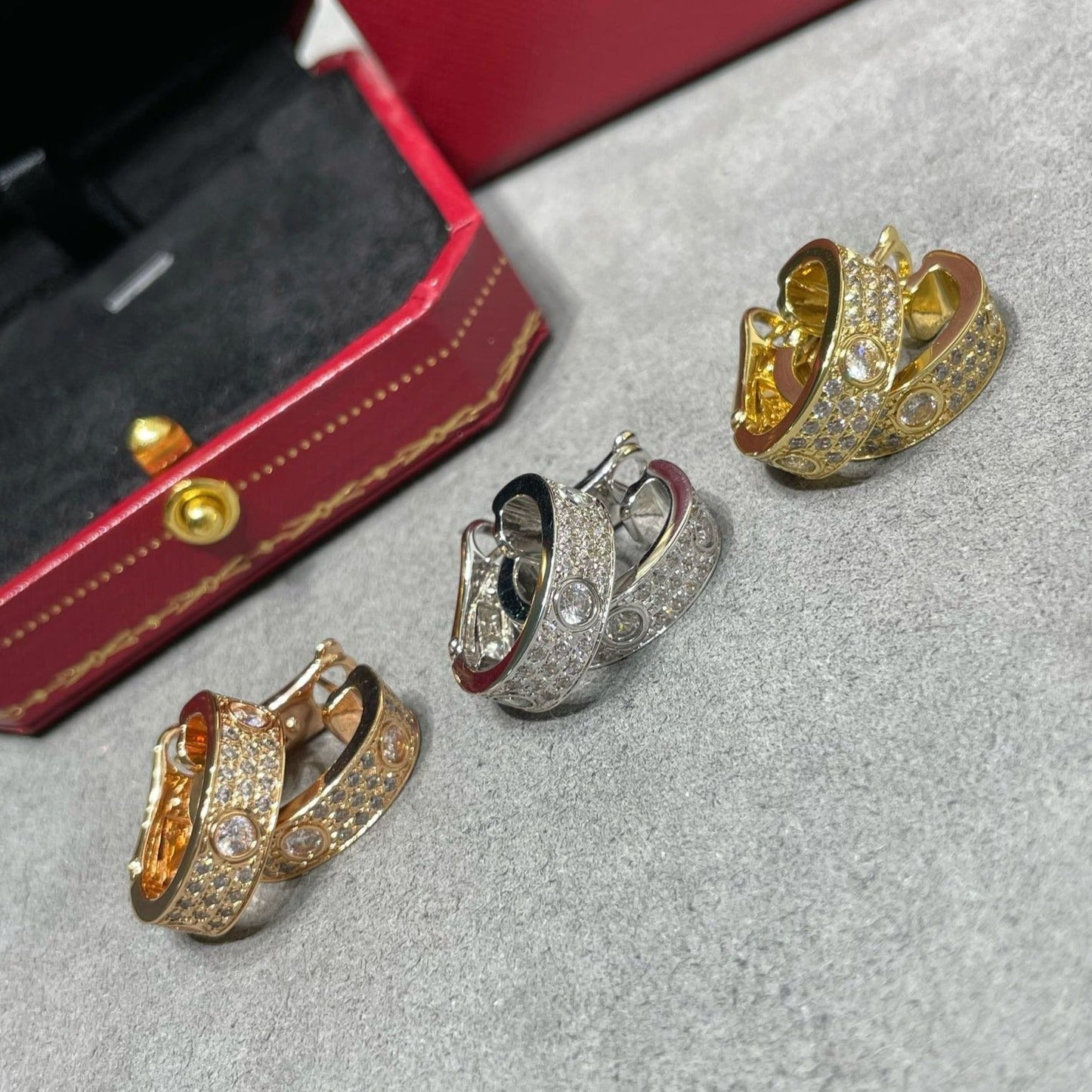 [Stars Jewelry]LOVE 5.5MM DIAMOND PAVED EARRINGS