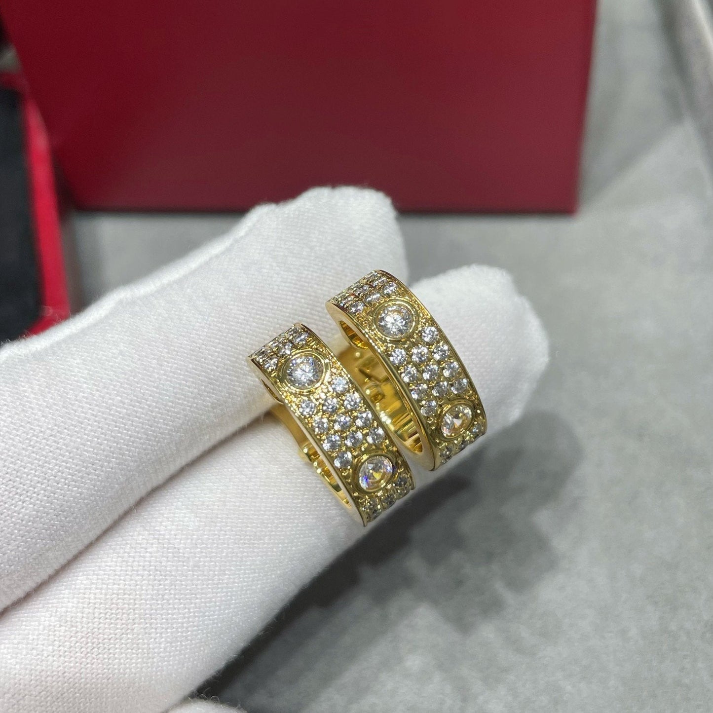 [Stars Jewelry]LOVE 5.5MM DIAMOND PAVED EARRINGS